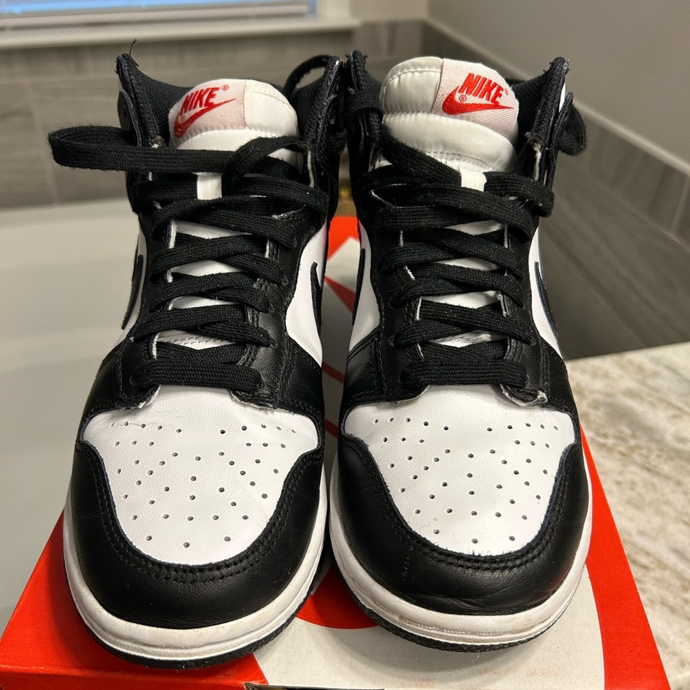 Nike Women’s Dunk High Black and White - Picture 5 of 7